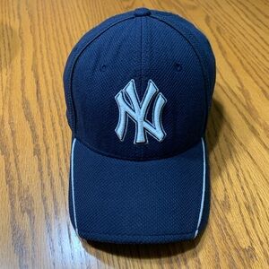 New York Yankees ball cap in size M/L.